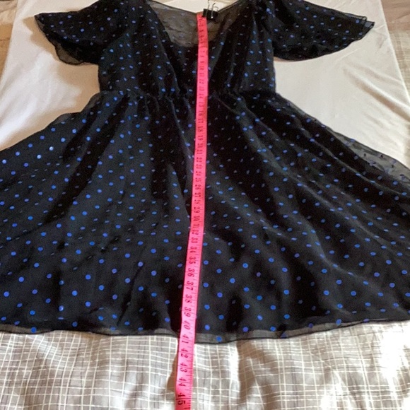 Vintage cocktail length dress by Zarnett of Toronto. - Picture 12 of 14